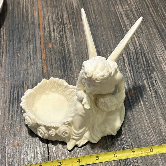 White Fairy Figurine with Rose Bowl - Picture 9 of 10